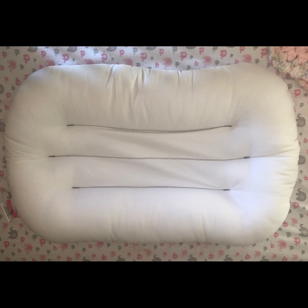 Snuggle Me Infant Lounger